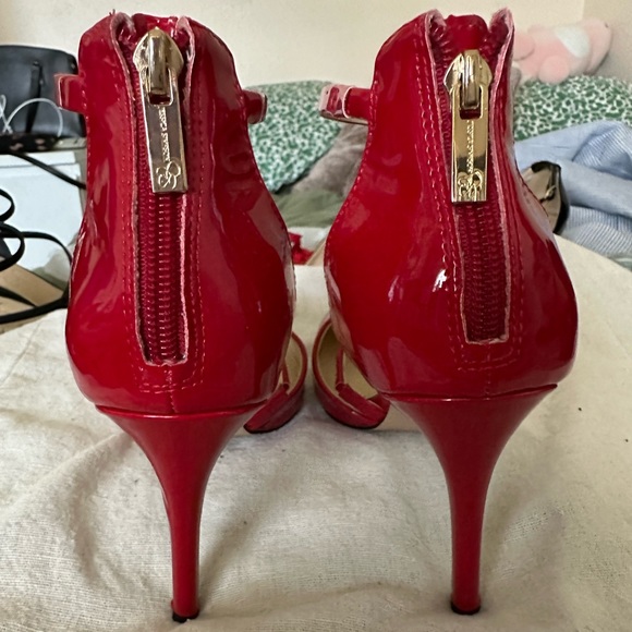 Red Heels 👠 - Picture 7 of 8